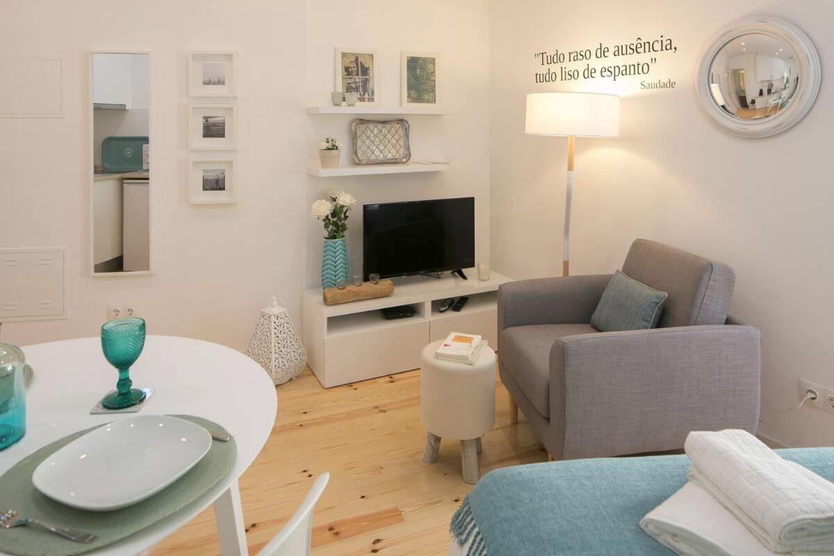 Central Turquoise Studio Apartment Lisbon Luaran gambar