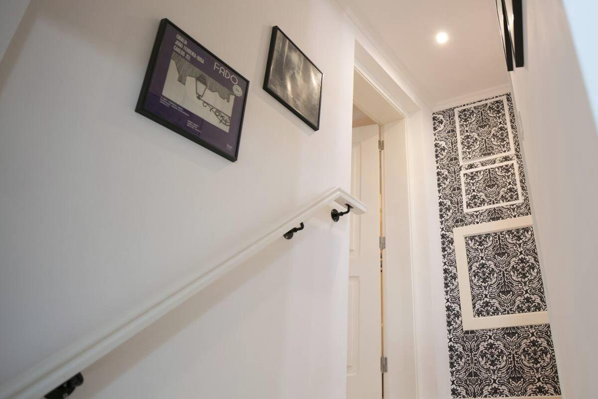 Central Turquoise Studio Apartment Lisbon Luaran gambar