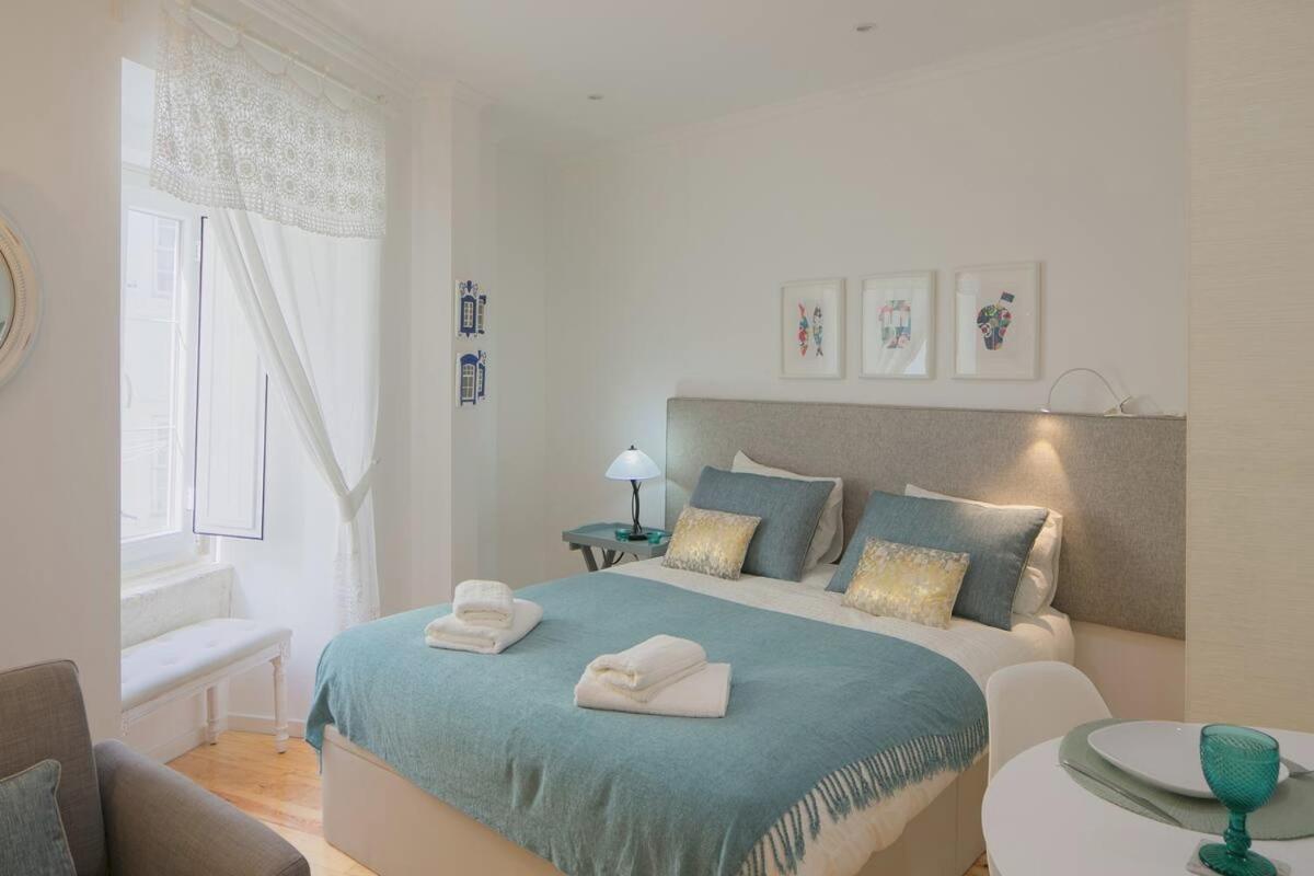 Central Turquoise Studio Apartment Lisbon Luaran gambar